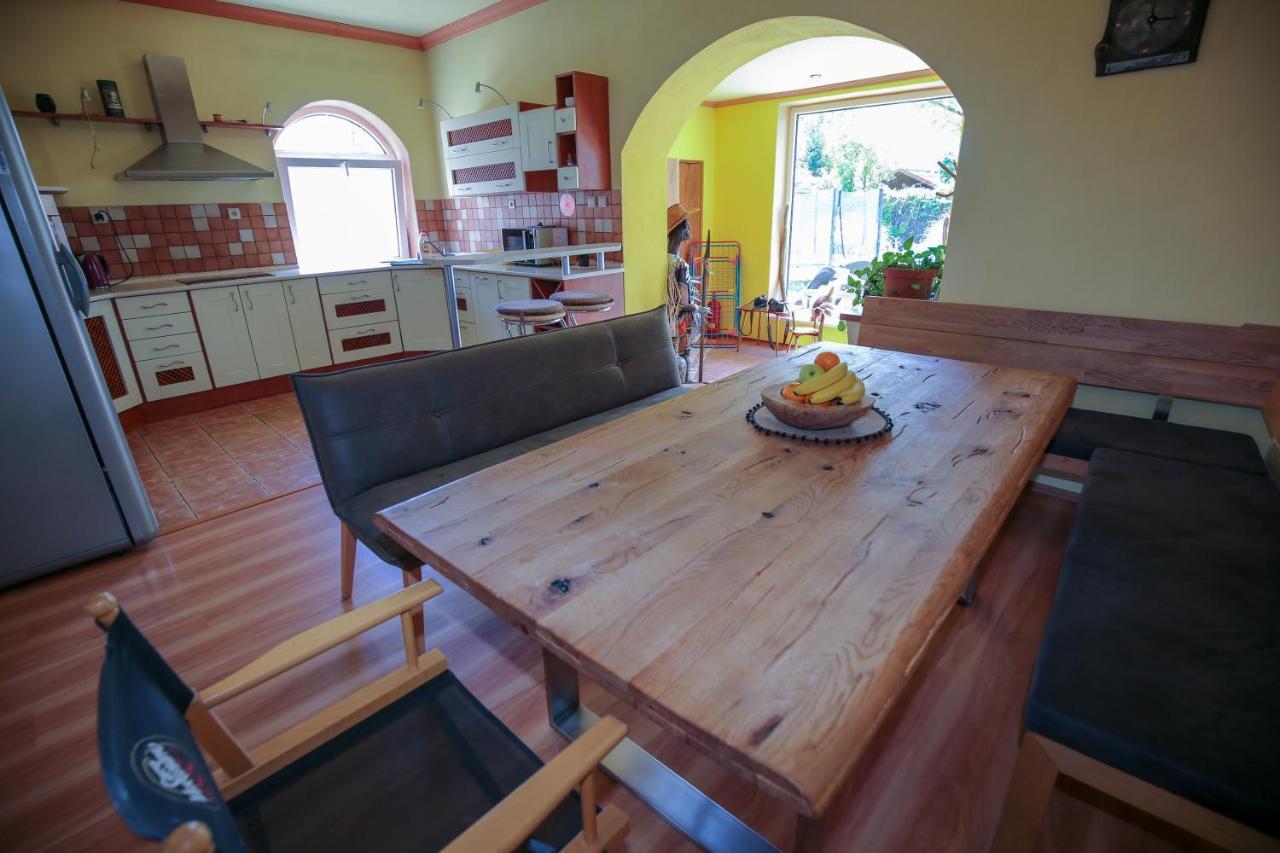 Villa Ametyst Štúrovo Extérieur photo